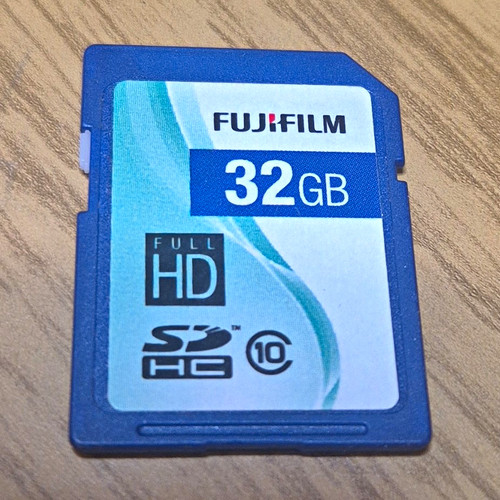Fujifilm 32gb sdhc memory card - fujifilm,